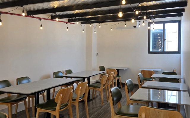 Cozy Cubes Hostel