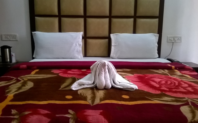 Popular Hotel