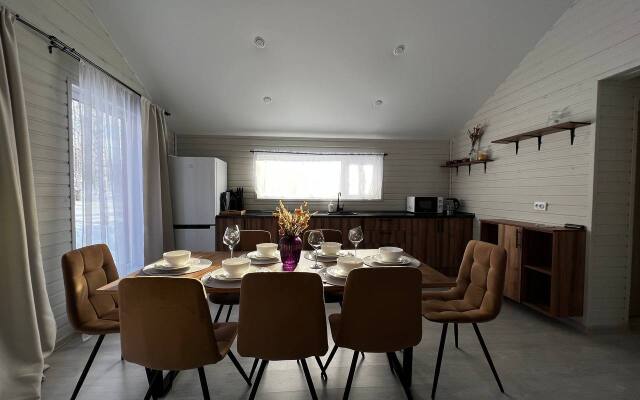 Point 400 Kedrovyj Guest House