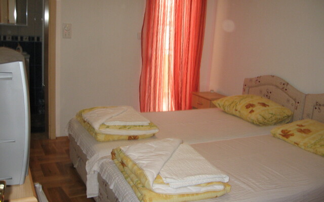 Gigovici Guest House