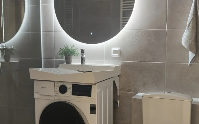 Studiya U Zh/d Vokzala Na 31 Etazhe Flat