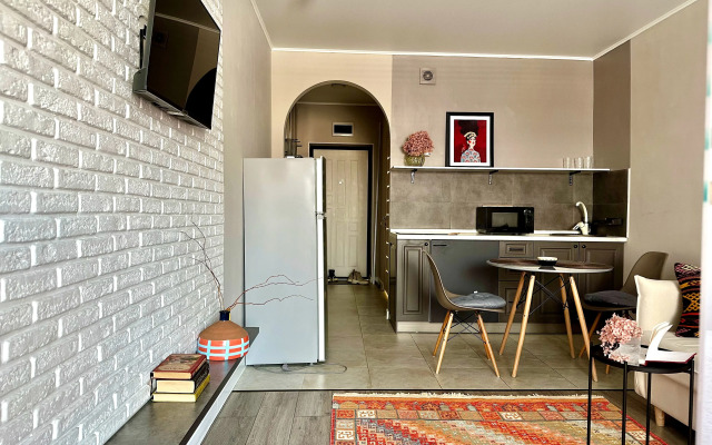 Yarkaya Studiya Mono S Vidom Na Koktobe Apartment