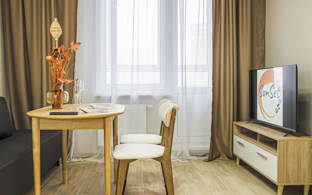 Апартаменты SunSet Чазова 2