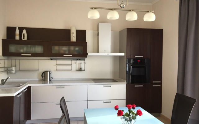 Townhouse Ryadom s morem s basseinom Villa 1