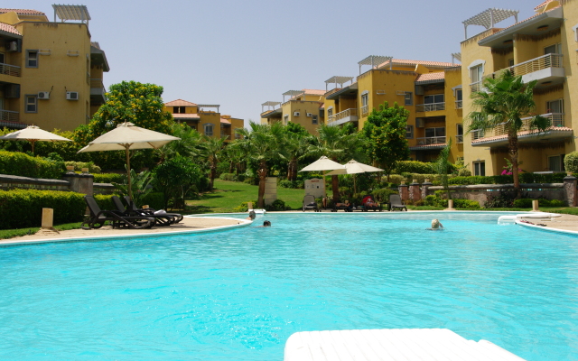 Luxury garden and walk anywhere Apartments