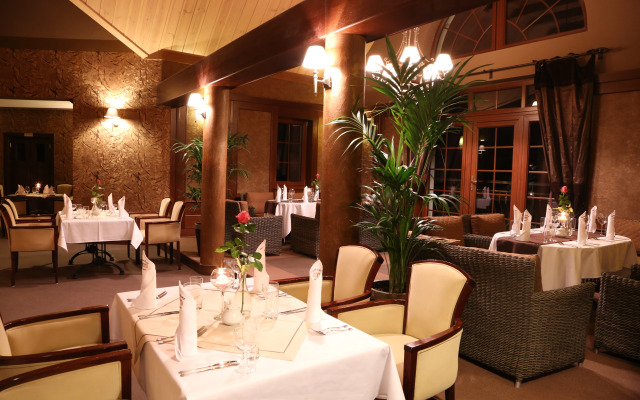 Отель Korona Park Klewinowo