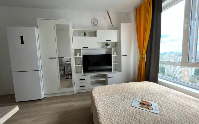 S zaseleniem 24/7 luchshiy servis posutochno 50 Flat