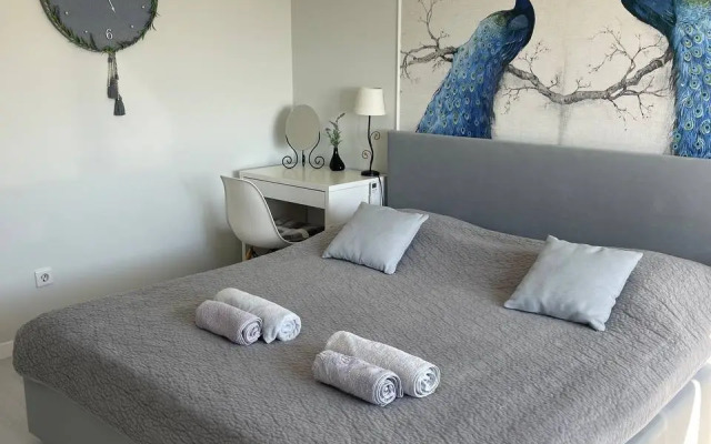 Квартира на Рыбной Деревне с видом на набережную