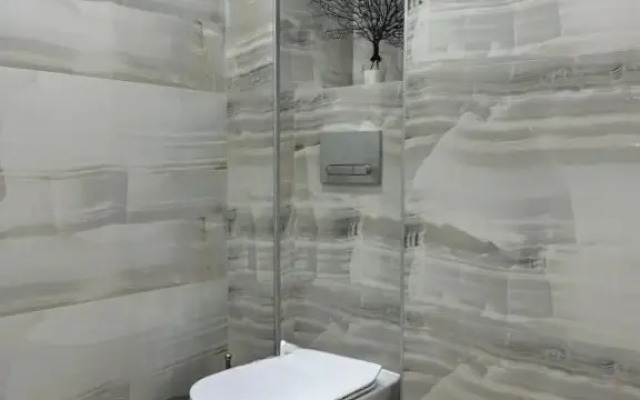 Квартира Уютная студия с балконом и бассейном во дворе