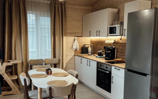 Частный дом для отдыха с гриль-мангалом, костровой и батутом