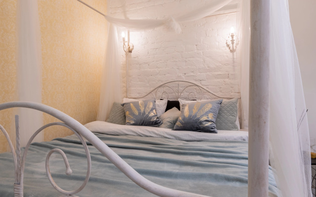 Апартаменты c камином у Невы