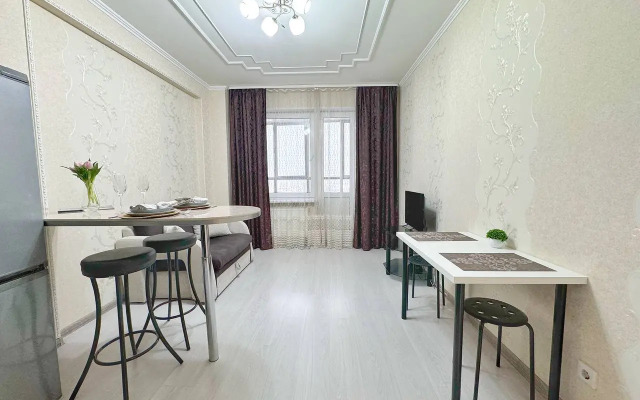1-K Kvartira Na Oktyabryskom Prospekte 117 Lodging House