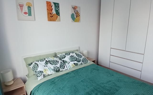 Yevrodvushka Ryadom S Metro V Novom Zhk Apartment