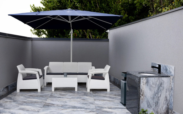 Vzlyot Guest House
