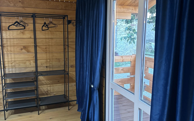 Amza Guest house