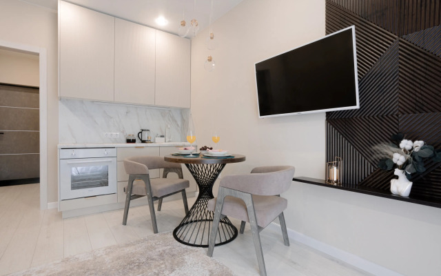 Sovremennaya Uyutnaya Studiya V Zhk Biznes-Klassa Letniy Flat