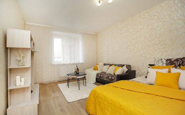 Na Pavlyukhina 99B Flat
