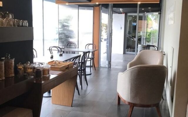 Bankstown Hotel