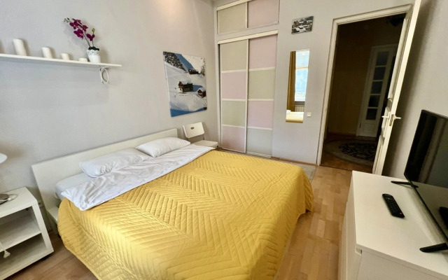 Апартаменты на Большой Конюшенной 3