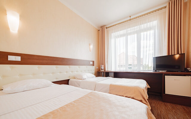 Shato City Hotel