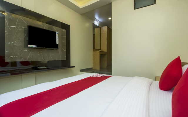 New Uttam Hira Palace Hotel
