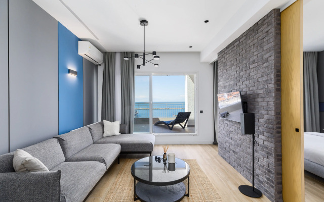 Oddity Seafront Penthouse Apartments