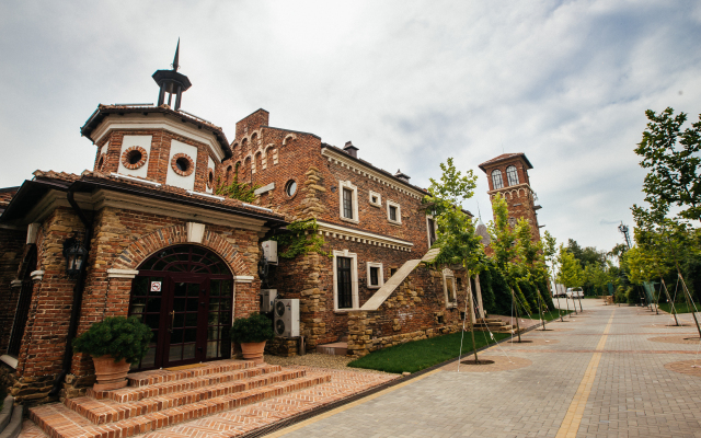 Отель Old House Resort & Spa