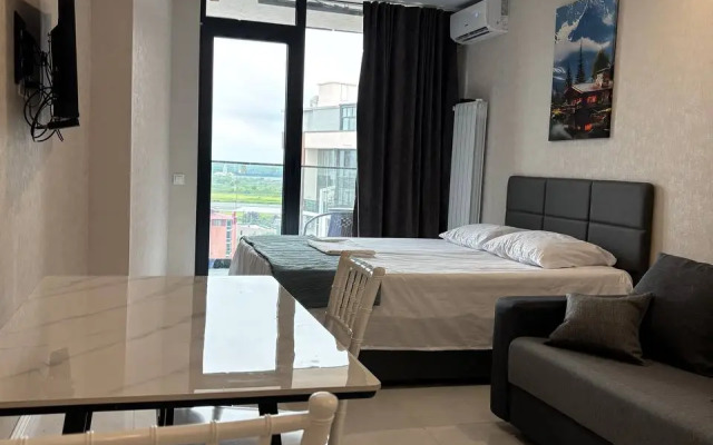 Uyutnaya Studiya ryadom s Aeroportom Apartments