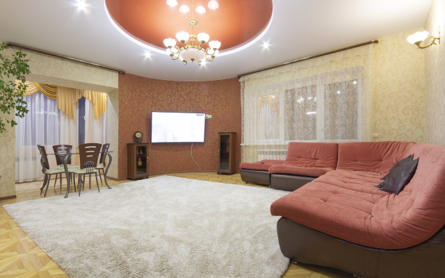 Na Pereulke Ostrovskogo 22 Flat