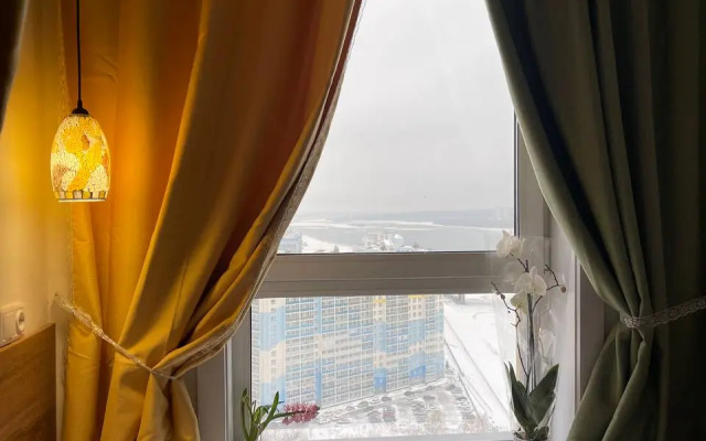 Квартира с видом на мост и реку Обь