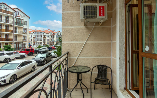 Znamenitaya Krymskaya Flat