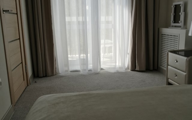 Lenina 12 Apartments