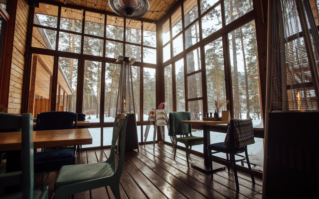 Отель Чепош Парк