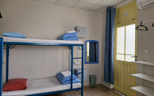 Hostel Roks