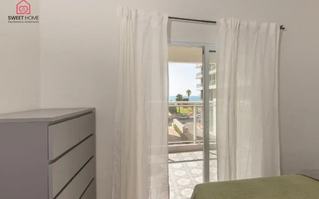 Квартира Sea View with Balcony