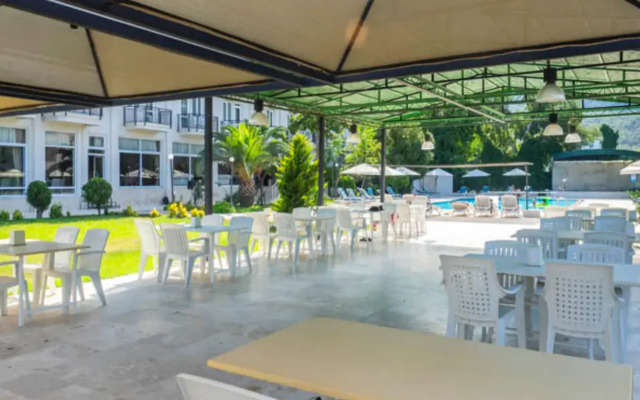 Tal Beach Hotel