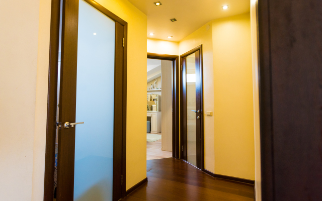 Апартаменты Центр города в 5 минутах езды размещение 12 мест, сауна, кондиционер