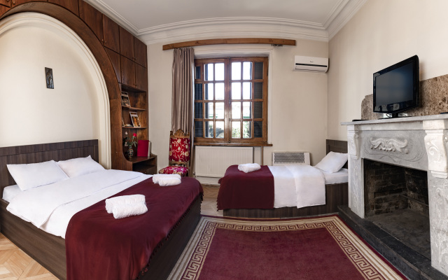 Vedzisi Garden Hotel