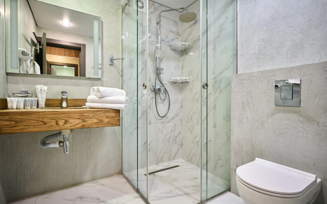 Wood House Hotel