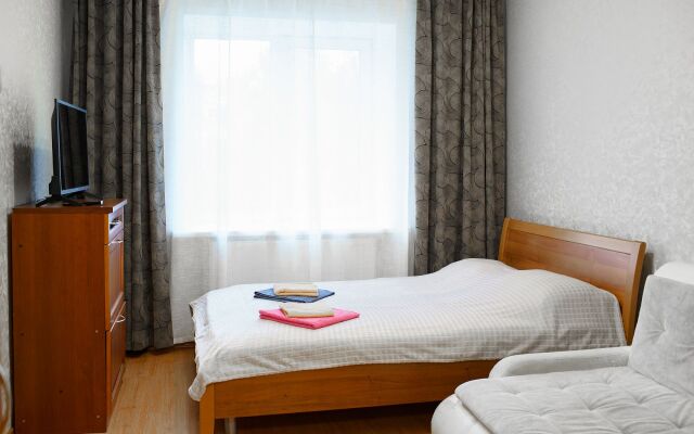 Dvukhkomnatnye na Plekhanova 83 Apartments