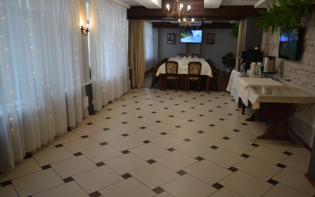 Emerald Hotel
