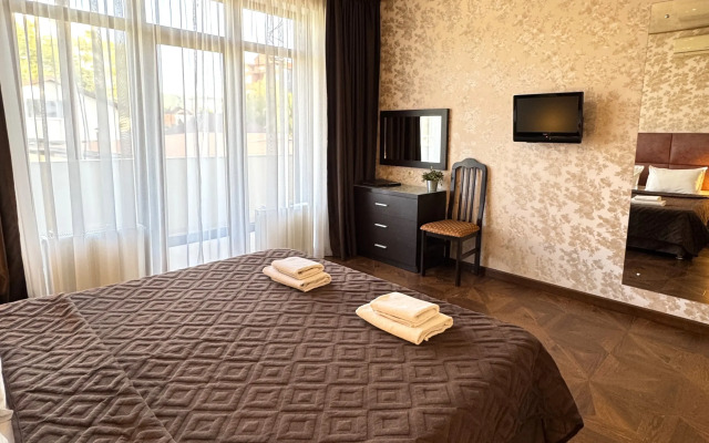 Hotel Paradeyson