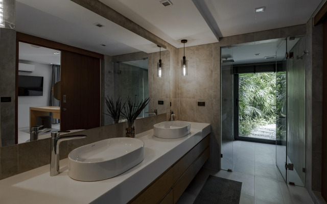 Modern Luxury Loft Riverhouse Villa