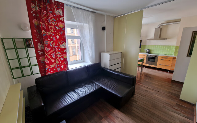 Апартаменты на Площади Восстания