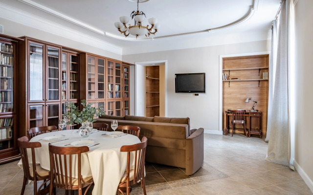 Квартира писателя в центре Петербурга с бесплатной парковкой