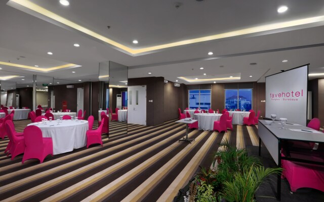 Отель Favehotel Rungkut Surabaya