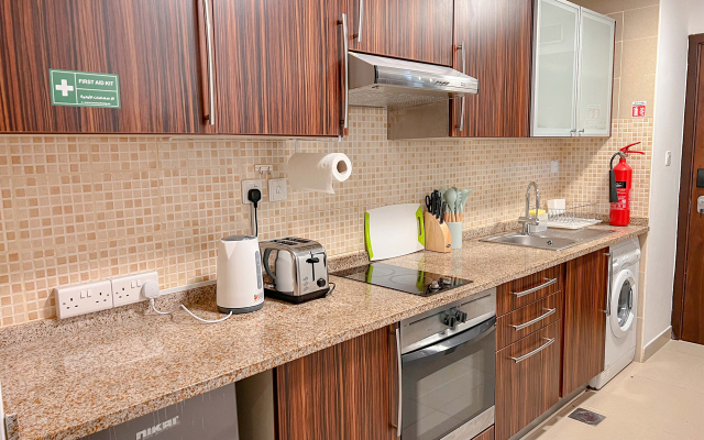Cosmos Living Elegant Studio Near Dubai Marina Apartments