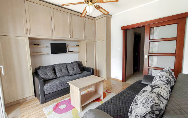 Riviera Retreat Studio Apartments