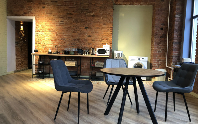 English 27 Apartment