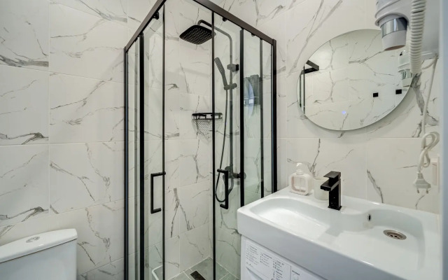 Апартаменты №2 Комфортно и Точка на Азовской 13